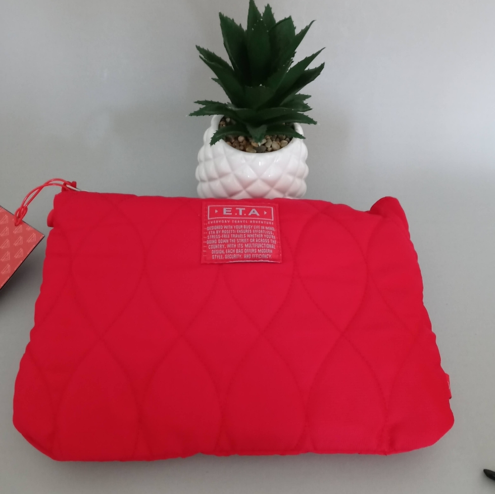 Travel Bag Rosetti E T A  Wristlet 11 " X 8" Red  zipper 2 Pockets Inside lining